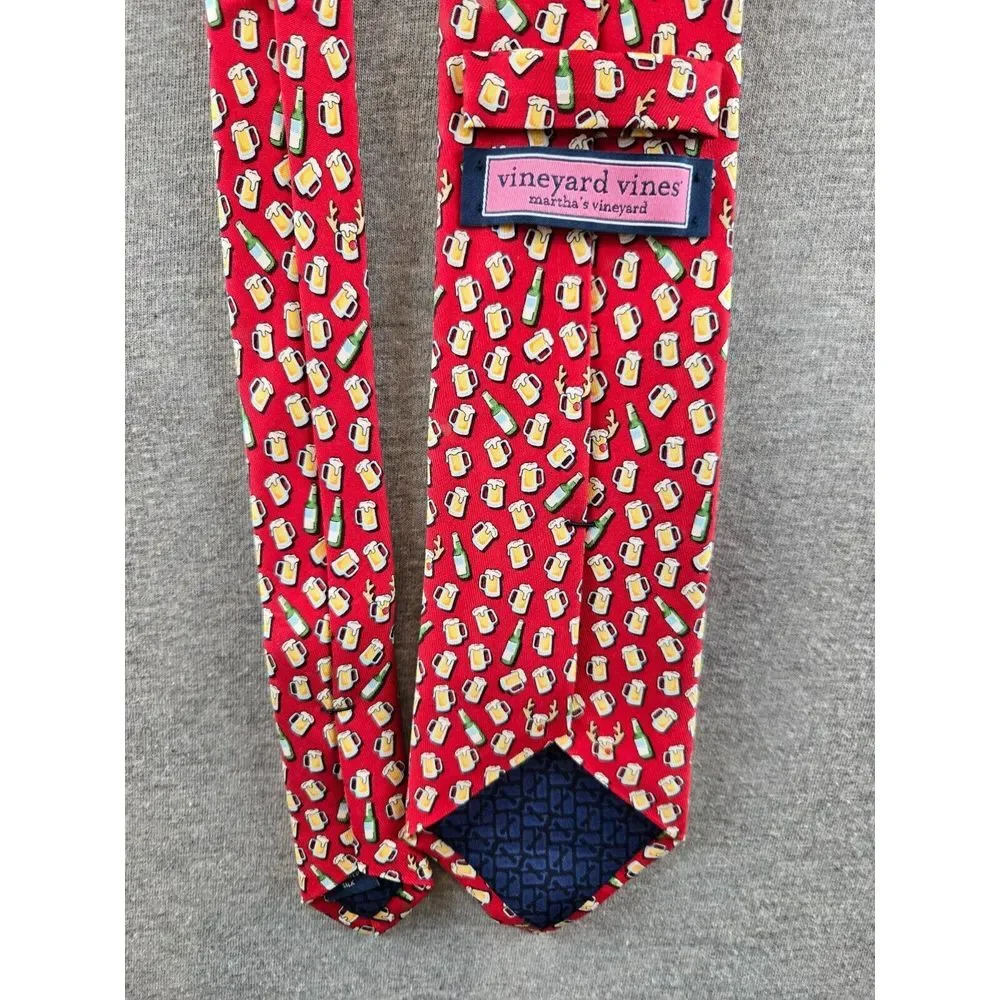 Vineyard‎ Vines Red Nosed Reinbeer Pattern Print Silk Tie Made in USA Red